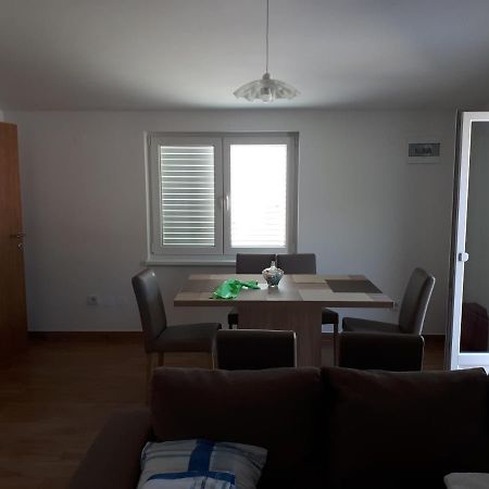 Apartmani Andrea Karlobag Esterno foto