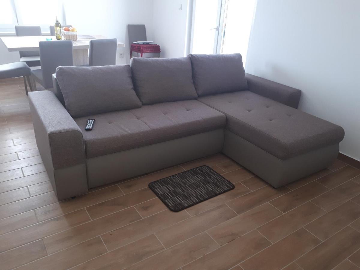Apartmani Andrea Karlobag Esterno foto