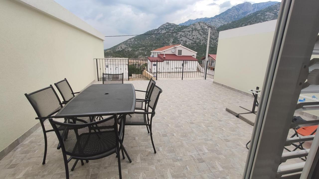 Apartmani Andrea Karlobag Esterno foto
