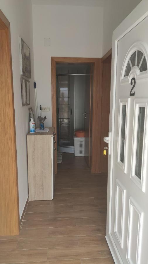 Apartmani Andrea Karlobag Esterno foto