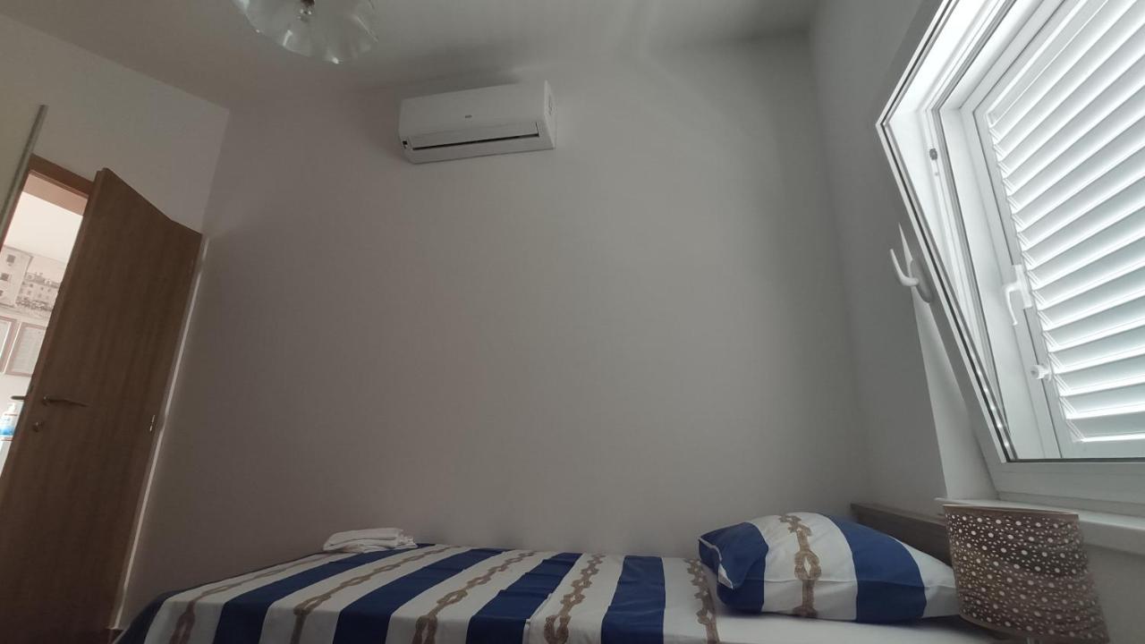 Apartmani Andrea Karlobag Esterno foto