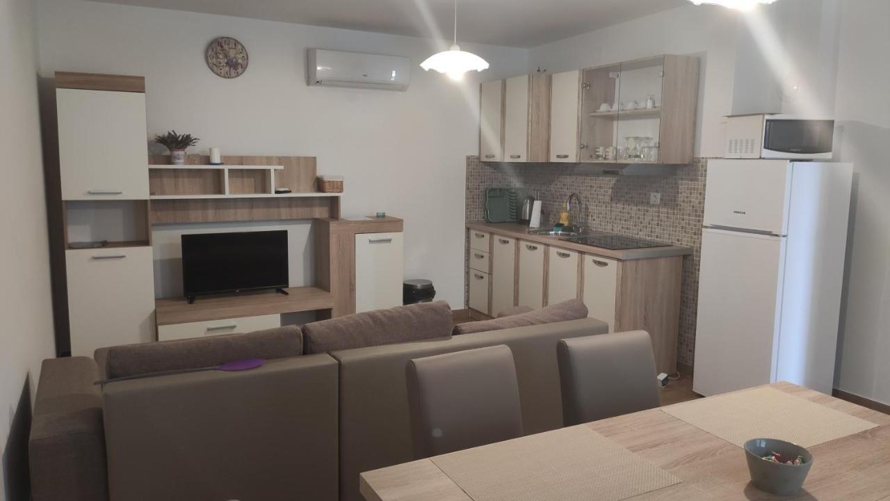 Apartmani Andrea Karlobag Esterno foto